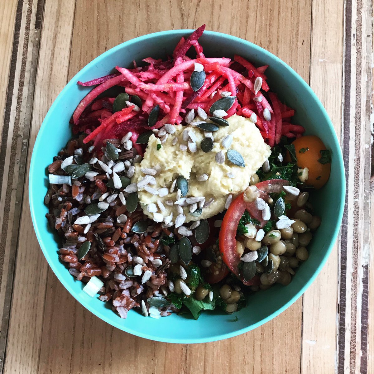 Doing lunch the right way 💪💚 Little reminder that from this weekend we will be open every Saturday and Sunday 10am-1pm 🙌 #bunandbean