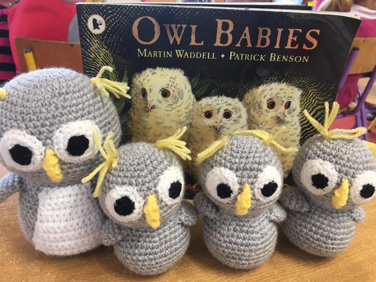 corkcolibrary's tweet photo. Drinagh Community Play School brought in Owl Babies and their Mummy & The Very Hungry Caterpillar (with all his food) for a visit to the #WestCork #MobileLlibrary.
(Figures made by Wooly Wonka’s Arts & Crafts)
Lovely way to combine reading and crafting
#WhatLibrariesCanInspire https://t.co/RXtxwdPxtl