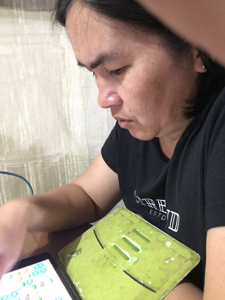 Harry_Mavin's tweet photo. Flex ko lng mama kong level 1794 na sa candy crush!!!
#cheerdontjeer
#grumpygamer https://t.co/HzaKbZnu6g