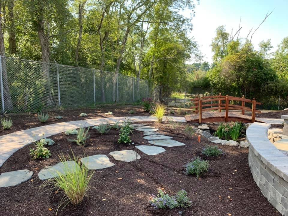 RIConservation's tweet image. Wonderful stormwater mitigation/Outdoor Education Learning Zone project at Melville Elementary School, Portsmouth, RI.  Through the partnership of Eastern RI Conservation District, Melville Elementary School, Thrive Outside and many generous donors.  Come out and see!