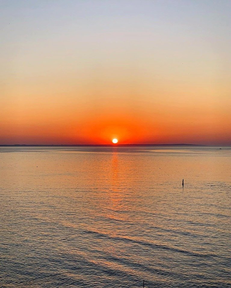 IslandLarnaca's tweet photo. This morning's sunrise 🙏😍
[captured by @lup6]

#islandboutique #islandlife #sunrise #views #ocean #sea #nature #photography #travel #discover #larnaca #cyprus #island #morning #boutiquehotel https://t.co/rGP3FIRvJu
