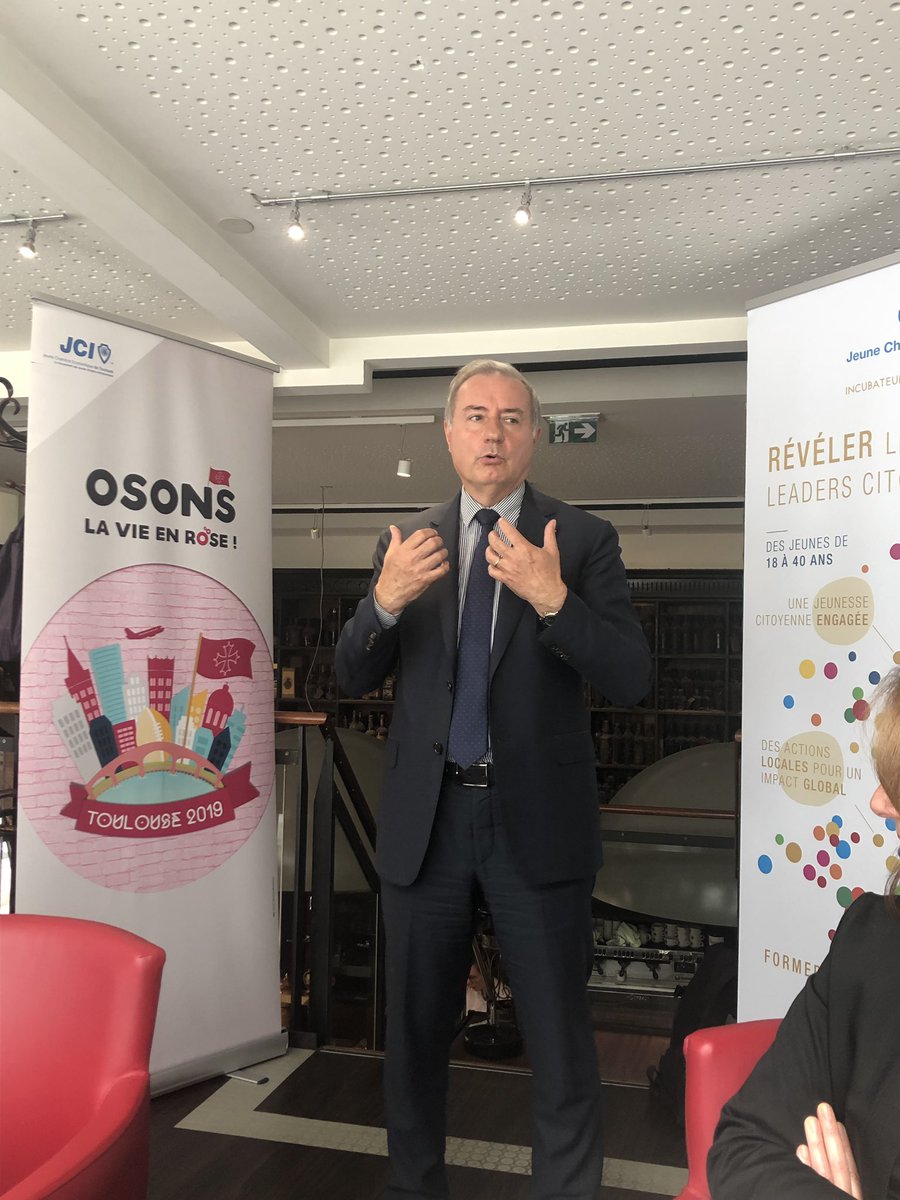 Julien_Rigole's tweet image. Nous accueillons Mr le Maire de Toulouse @jlmoudencmaire lors de notre premier déjeuner débat organisé par le club 40 et la @JCEToulouse. Il nous parle de l’économie dans notre belle métropole 🏬 #Toulouse #jce