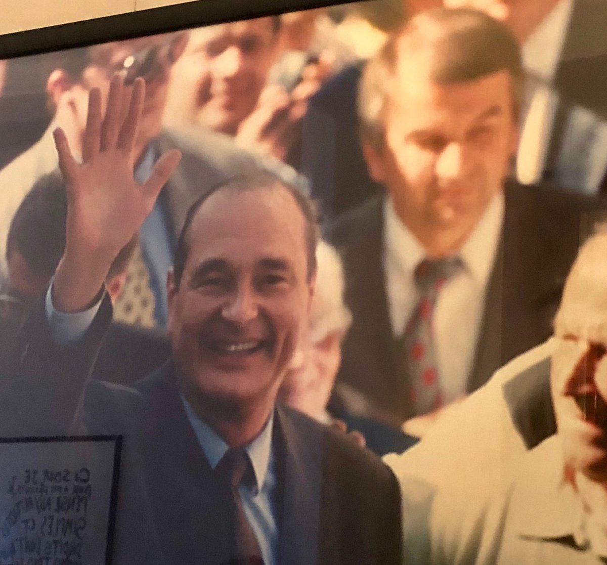 JC_Carle's tweet photo. C’est avec tristesse et émotion que j’apprends le décès de Jacques https://t.co/SipOv0tUHP aimait passionnément la France en lui consacrant sa vie https://t.co/LjXpxr1Xw4 garde le souvenir d’un homme d’une exceptionnelle énergie et d’une grande humanité. https://t.co/W2fulAbqgY