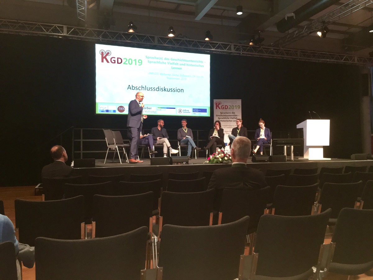 TSandkuehler's tweet photo. Abschlussdiskussion @kgd2019: Die Sektionsleitungen berichten. https://t.co/fm5wEIzZAc