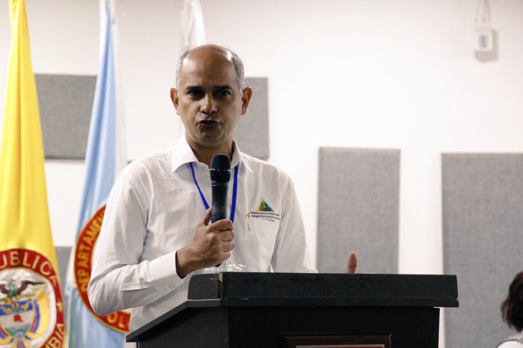 CNE_COLOMBIA's tweet photo. Hace su intervención el delegado de la Contraloría, Dr. Franklin Amador
"Esperamos que los resultados del próximo 27 de octubre Sea fruto de una elección transparente y sea el reflejo de lo que quieren los ciudadanos" @CGR_Colombia https://t.co/jFRdUOinm7