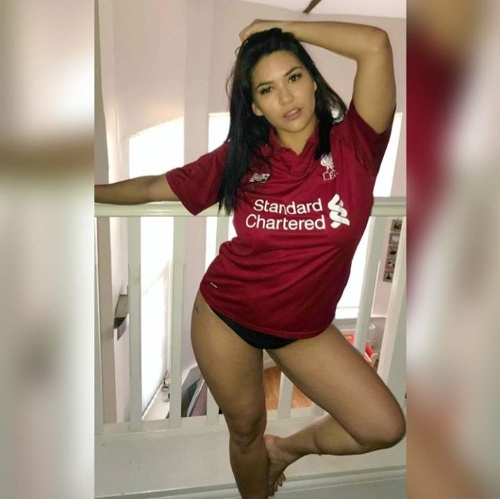 LFCbabes's tweet photo. The stunning @bella_0911 ❤⚽️❤ #liverpoolfc #YNWA #liverbird #lfcbabes #LFC #lfcgirls https://t.co/dCs99aInoM