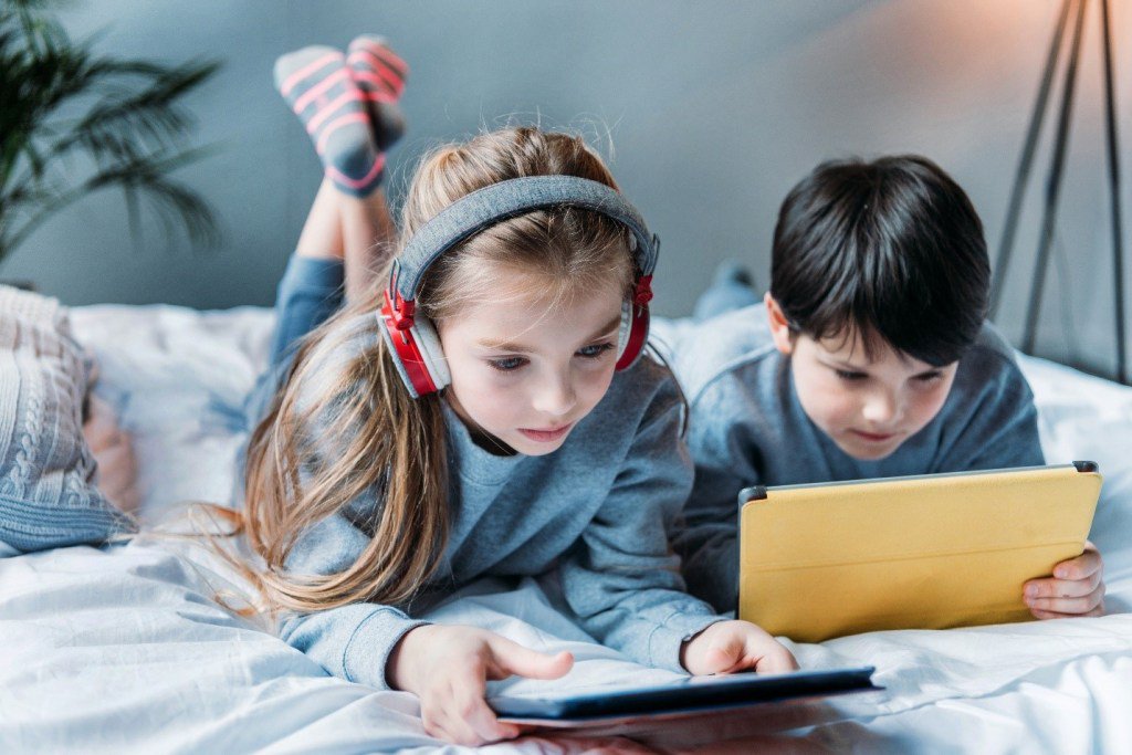 TechnoCleverXD's tweet photo. High-Tech Parental Control Tip https://t.co/5wPTadDyD7 https://t.co/bs71ZfLPc1