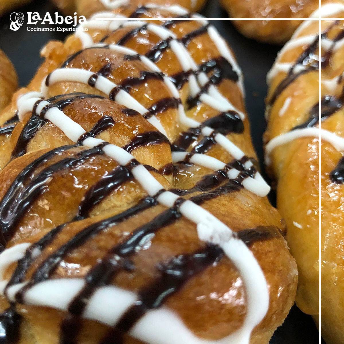 ¿Quién no ama el pan por las mañanas?
¡Ven por el tuyo!
.
.
.
.
.
#LaAbeja #CocinamosExperiencias