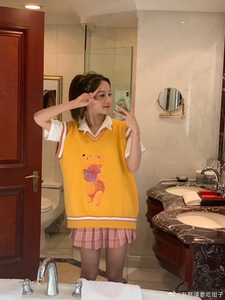 HanQian_twt's tweet photo. 我系不系敲可爱！！！
这只有米有碎觉觉的银才看得见哦 https://t.co/azdLPd2qPz