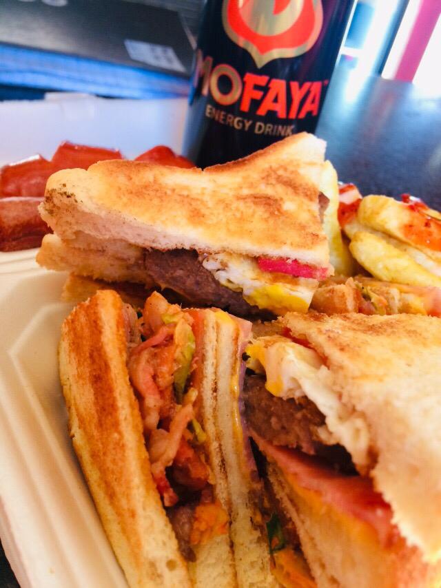Mr_Moagi_Evans's tweet photo. Told mum not to cook supper tonight. Placed an order at @kota_central with @TrevorRakaki for 2 Gupta Kota's . Dai Kota Emonate and I can't wait to dig in π.
#SupperIsSorted
#LocalIsLekker
#SupportOurOwn
#SupportLocalBusiness
Cc @djsbu https://t.co/zBecRPxnqd