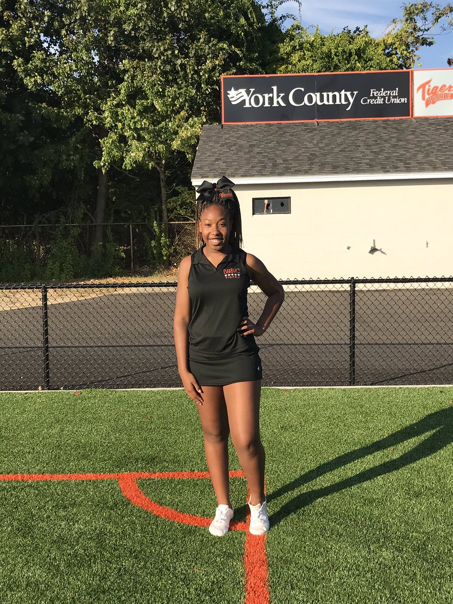 BiddefordC's tweet photo. Next up for the sophomore class is Virneka a great back on the team 
Nickname-Neka
Favorite color-Yellow
Years of Cheering-9
Favorite thing about cheer-Stunting 
Height-5’7
Favorite cheer memory-Going to the D2 Summit https://t.co/Ole9TyB8F5