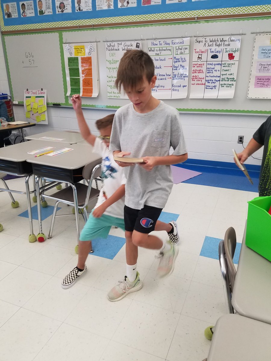 Students practiced retelling the important parts of the story with their reading partner today.  #oaspride #mtpspride <a href="/OAS_MrsLuther/">Kristen Luther</a>