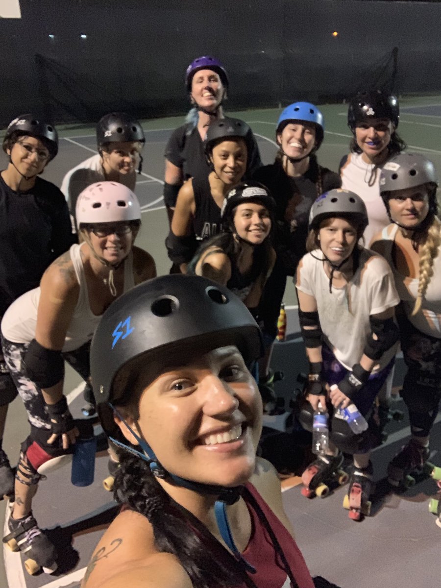 SDDerbyUnited's tweet photo. Always a pleasure to have returning skaters coach practice! Thank you Cloxy! 💙💙 https://t.co/8qz53nuaOf