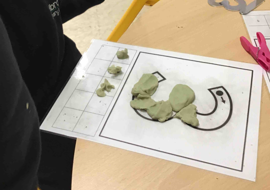 HillbrookMaths's tweet photo. The Reception children have been using their Learning Choices time to share their understanding of number in a variety of ways! #HBPS #numicon https://t.co/HZrCvuk5dq