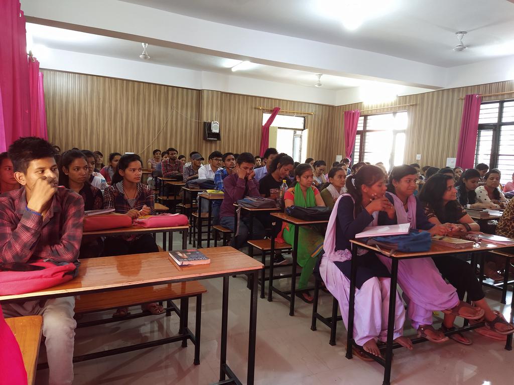 ChamoliIcds's tweet photo. Today, we conducted a session on 'Importance of Nutrition in the age of Adolescence' in Chamoli. We received huge participation.
#PoshanMaah2019 #POSHANAbhiyaan #SahiPoshanDeshRoshan #PoshanTyoharSeVyavahar 
@MinistryWCD @SPreraks 
@WECDUttarakhand @tini_tatatrusts @smritiirani https://t.co/ZRw3eROYif
