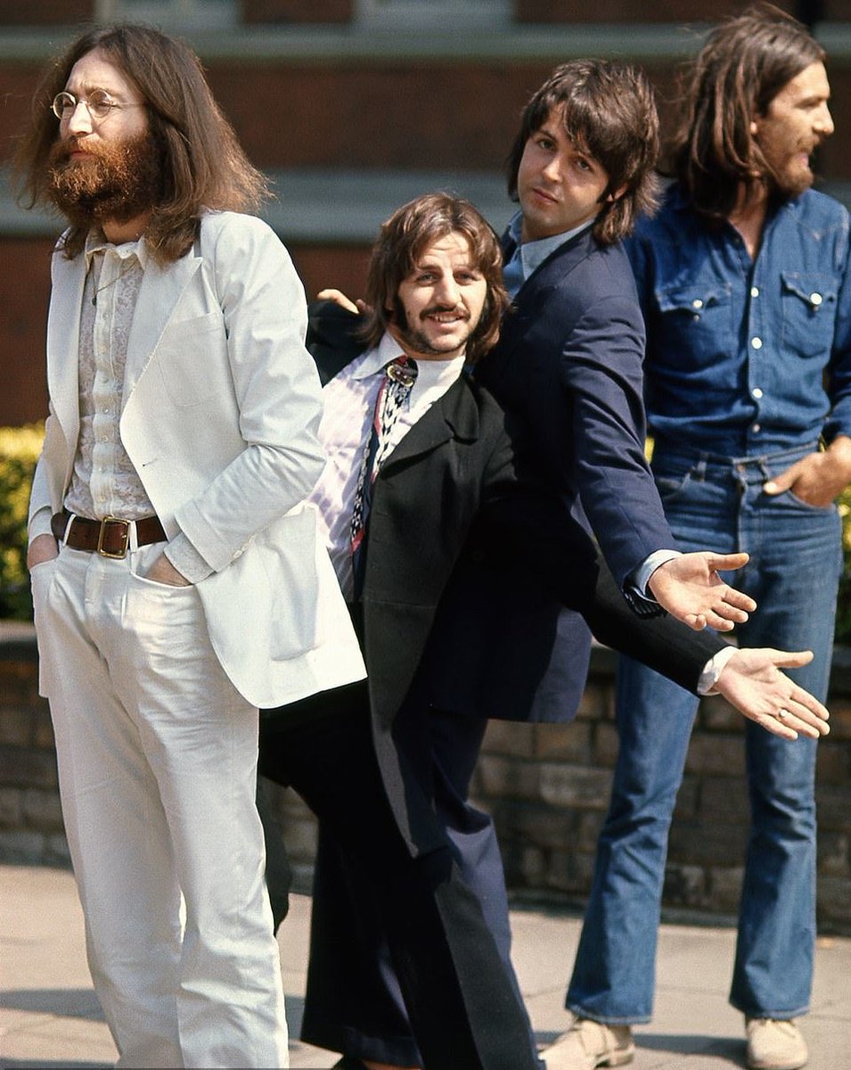 Happy #AbbeyRoad50 day! 
Here are some photos Linda took when the boys made history and crossed Abbey Road!✌️