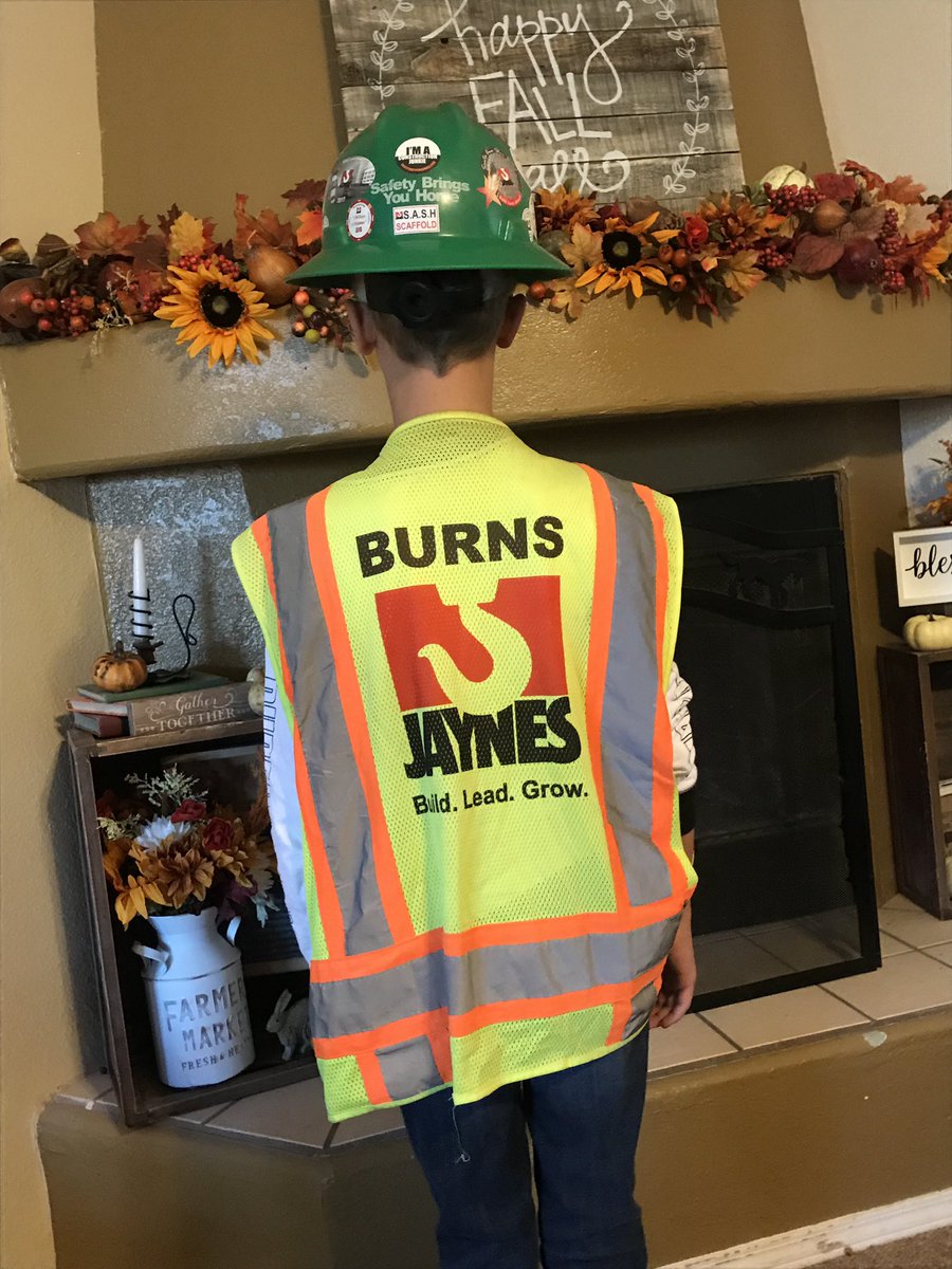 SammyLBurns's tweet photo. Carrier day at school #Jaynes #thewayup #buildleadgrow We need more trades men and women. #construction https://t.co/EriYqSJBZF