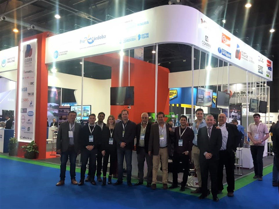 AgenciaProCba's tweet photo. Programa #IntraNacional 🇦🇷 #AOG2019
Último día en Expo Argentina Oil & Gas
💪9 empresas cordobesas exponen en stand de #ProCórdoba y el @clusterPGMcba:
@Rappachiani #Contrini #ESSS #BertottoBoglione #Velitec #MetalúrgicaGerbaudo #MetalurgicaCyG #SifelSRL #Torregiani
✅Apoya #CFI https://t.co/Z5x7nKDbeC