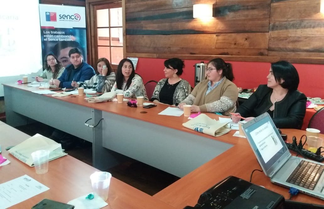 Sencerios's tweet photo. #NuevoSence
En Encuentro OMIL en #LaUnión el DR @Sencerios y @GoberRanco entregaron saludo a equipos municipales del programa #FOMIL reunidos para coordinar acciones del último trimestre 2019 en temas de Intermediación laboral y articulación entre sspp #ChileEnMarcha #ElRanco https://t.co/vtJBGaSE1U