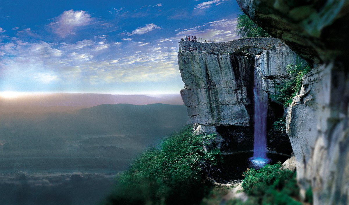 SeeRockCity's tweet photo. Heading to Chattanooga for the @IRONMANtri? Don't miss the iconic Rock City Gardens! Our view of 7 states, waterfall and shaded trails make for a perfect day. Enjoy your stay in the area, and good luck 💪 #SeeRockCity #IronmanChattanooga #WalkerRocks https://t.co/Lp4Eb3L2Ur