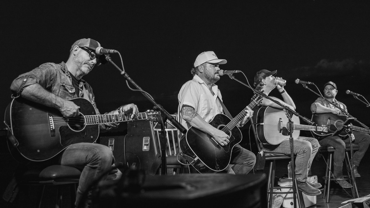 Marushka Media tweet media