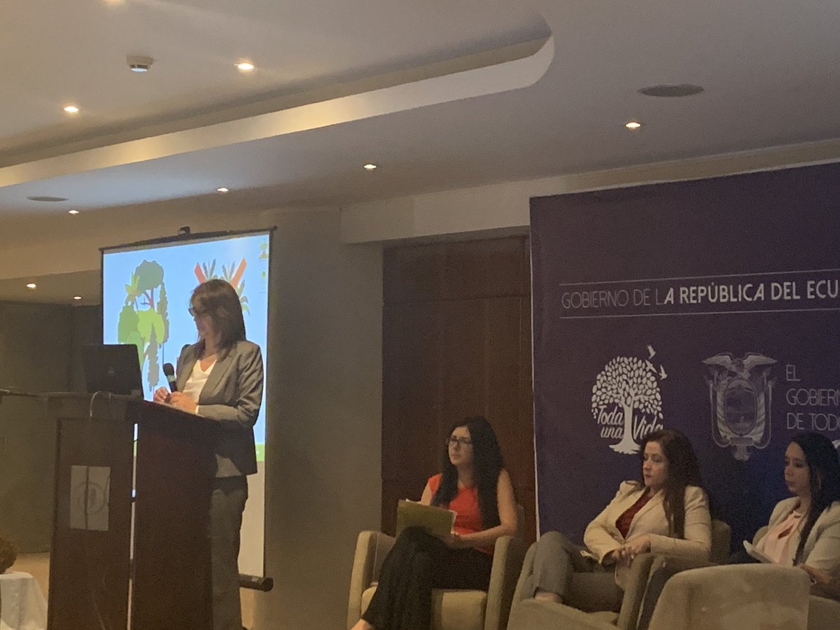 ANCUPAEC's tweet photo. Patricia Tobar “Los aportes de la empresa privada es toda la experiencia ganada para lograr y alcanzar esta meta para el país”. #Danec #PalmaSostenible #RSPO #PalmaAceiteraEC #AmbienteEC #AgriculturaEC https://t.co/0bJudkWbly