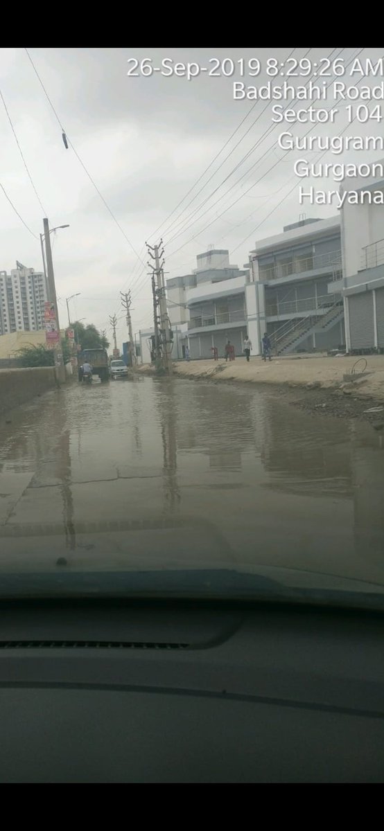 bajrangjainggn's tweet image. Revenue road Sector 104 near #Zaraaawas shopping complex is in bad shape.  Builder damaged revenue road..now waterlogging creating trouble for nearby area resudents. @cmohry @mlkhattar @mukki181 @AmitKhatriIAS @DC_Gurugram @abhishekbehl. 
#Zara should repair this as earlier as..