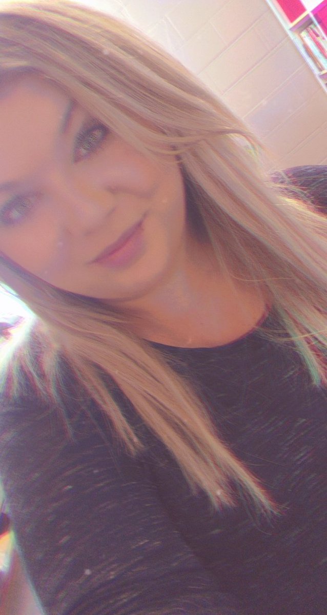 FromTheEh1's tweet photo. You can't tell but I'm currently dying of a cold... Someone please send help in forms of soup and orange juice.
#sosick #80sfilter https://t.co/WDeDZrmtJX