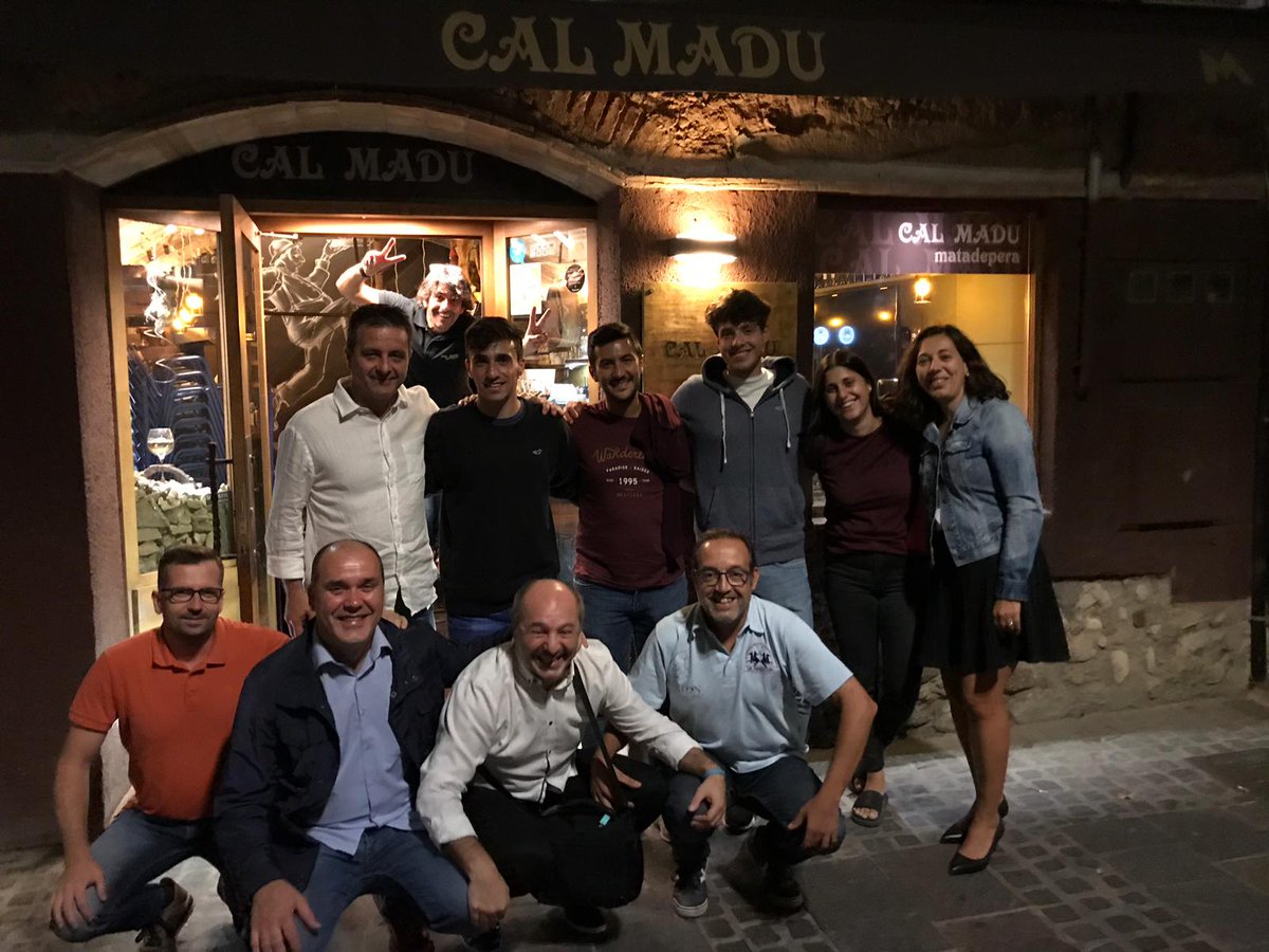 Gran nit padelera organitzada per <a href="/tdpadel/">Tiempo de Pádel</a> a <a href="/CalMadu/">Cal Madu</a> #HoyCenamosCon <a href="/agustapiacarp/">Agustin Tapia</a>
<a href="/pablocrosetti/">Pablo Crosetti</a> <a href="/denisperino/">Denis Perino</a> 1 plaer acudir i passar bons moments amb gent de pàdel!