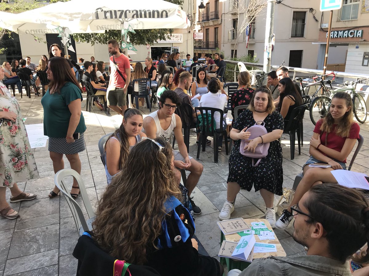 ArrabalAID's tweet image. Más de 129 jóvenes han podido dialogar con 12 mujeres de ámbitos profesionales masculinizados. ¡VIVA EL DIÁLOGO! #LiveLibrary @InjuveSpain #ErasmusPlus