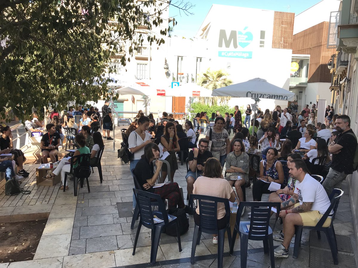 ArrabalAID's tweet image. Más de 129 jóvenes han podido dialogar con 12 mujeres de ámbitos profesionales masculinizados. ¡VIVA EL DIÁLOGO! #LiveLibrary @InjuveSpain #ErasmusPlus