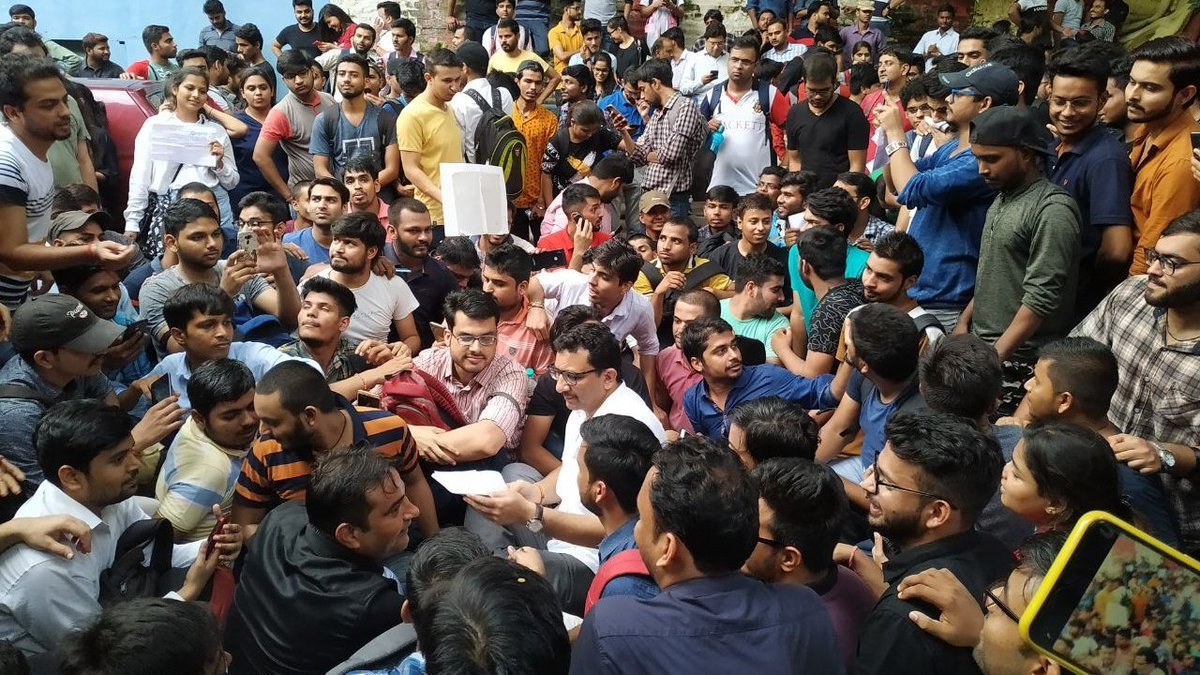 pokhrelsunil1's tweet image. @caparveensharma sir who gave more than 30 yrs to the Institute is sitting on the road from morning to Night, protesting for the welfare of the students &amp;amp; institute.
This is the total failure of Institute.
#icaiplschange #icaipleaseamend39_4 #icaiprotest 
@canacofficial