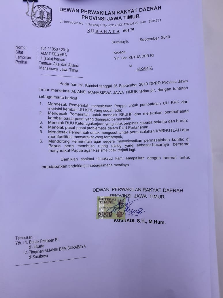 Cosplay jd versi jiwa2 mahasiswa fahri, adian &amp; budiman versi 2019. Semoga jiwa kami akan TETAP selalu idealis sampai tua nanti! Hidup, Mahasiswa! Hidup,wanita! <a href="/budimandjatmiko/">Budiman Sudjatmiko (IG: kelasinspirasibudiman)</a> <a href="/Fahrihamzah/">#AyoMoveOn2024</a> <a href="/AdianNapitupul1/">Adian Napitupulu</a> ada yg cosplay jg dgn jiwa2 yg selalu abadi di republik. #kamitidaktakut