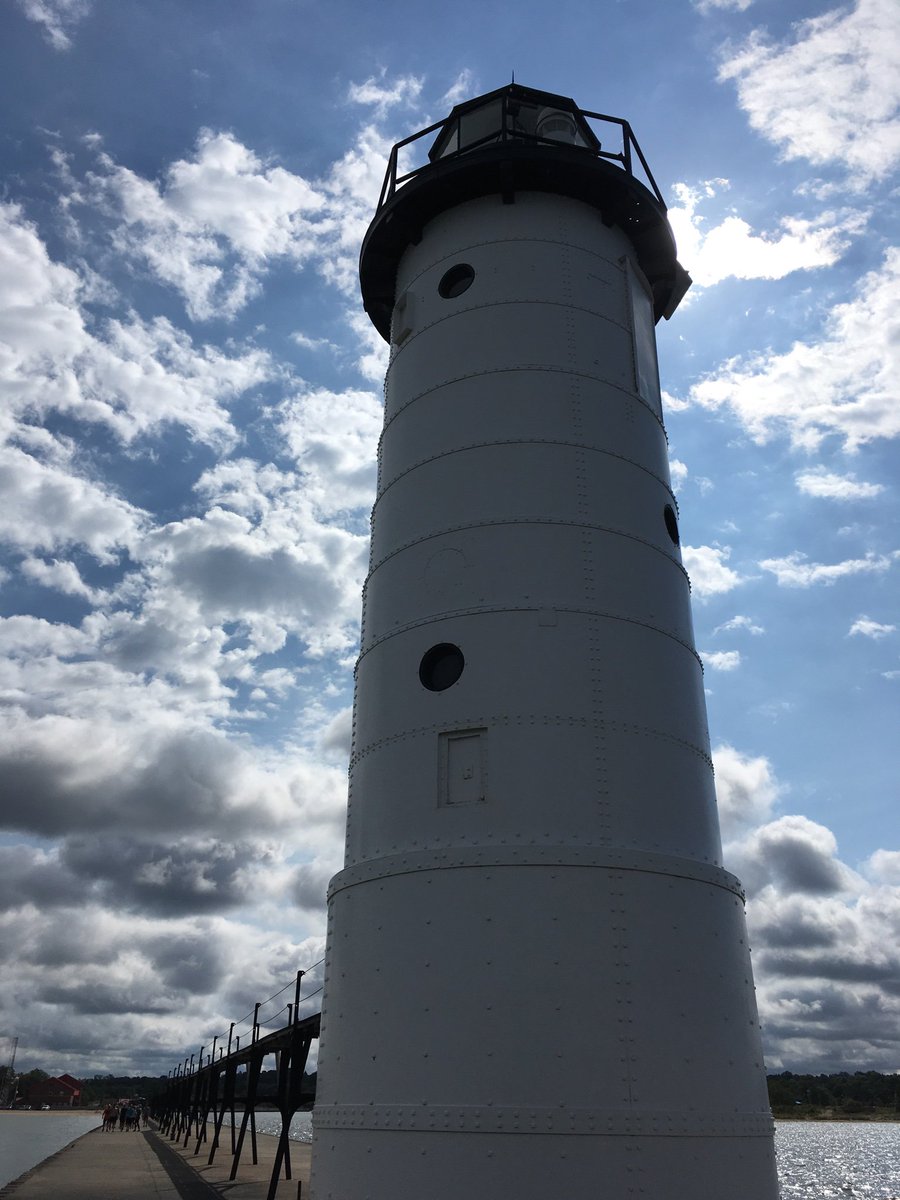 @SashaEats @Bermuda @WeAreBermuda @MattsRoadTrip @MadHattersNYC @RickGriffin @monstervoyage @CourseCharted @HHLifestyleTrav @MyVirtualVaca @BTAInsights @poetixtrip And here is the cousin! 😂 @SashaEats #GuessWhereIWent @PureMichigan #Michigan #Lighthouse