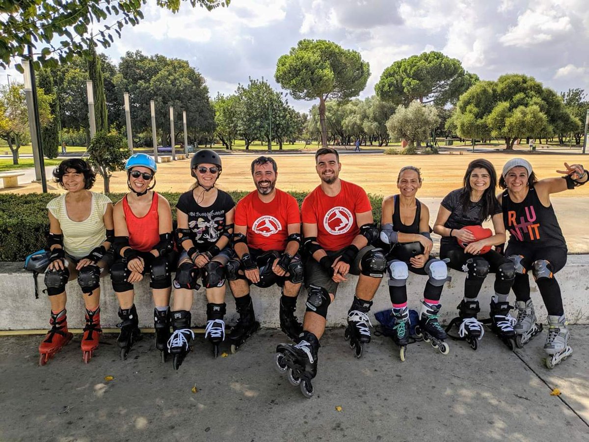 ParqueAlamillo's tweet photo. Clase de iniciación #Patinaje adultos en #ParqueAlamillo #aprenderapatinarensevilla #aprenderapatinar #patinaje #alamillo #sevilla #clubpatinajemercury #deporteenfamilia #aprendeapatinar
@MercurySevilla
@FomentoAND https://t.co/owoyEYXGmx