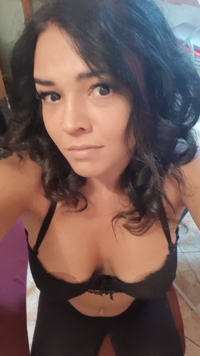 Nina Ray tweet media