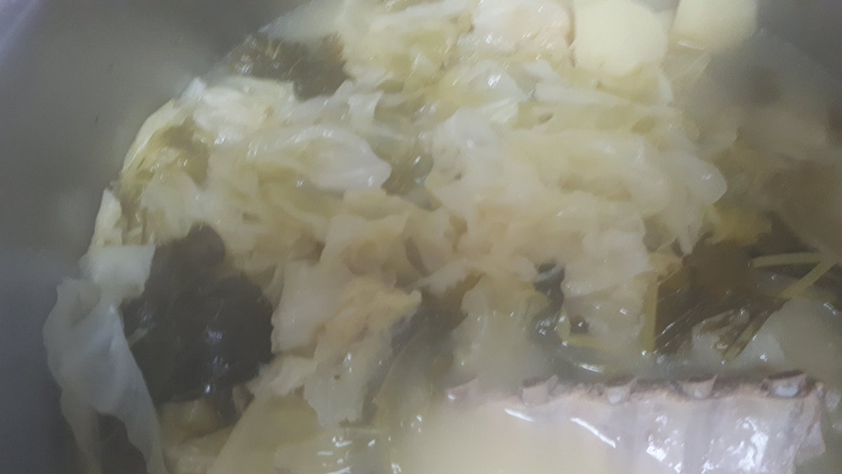 Nievesfornos's tweet photo. @lgespana #MicrocinandoconLG y #LGSmartInverter Repollo, solo no, pero con unas chichas bien acompañado rico, @joscra2 @Serfornos https://t.co/Loo8bXdHG2