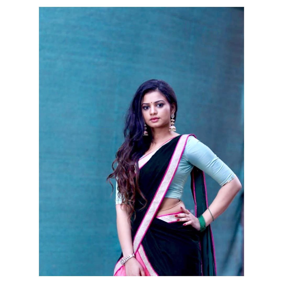 mp_milton15's tweet photo. Actress @Herokomali 

#HEROSHINIKOMALI #Saree_queen👸

@Prabhastylish https://t.co/qWycEoWuTw