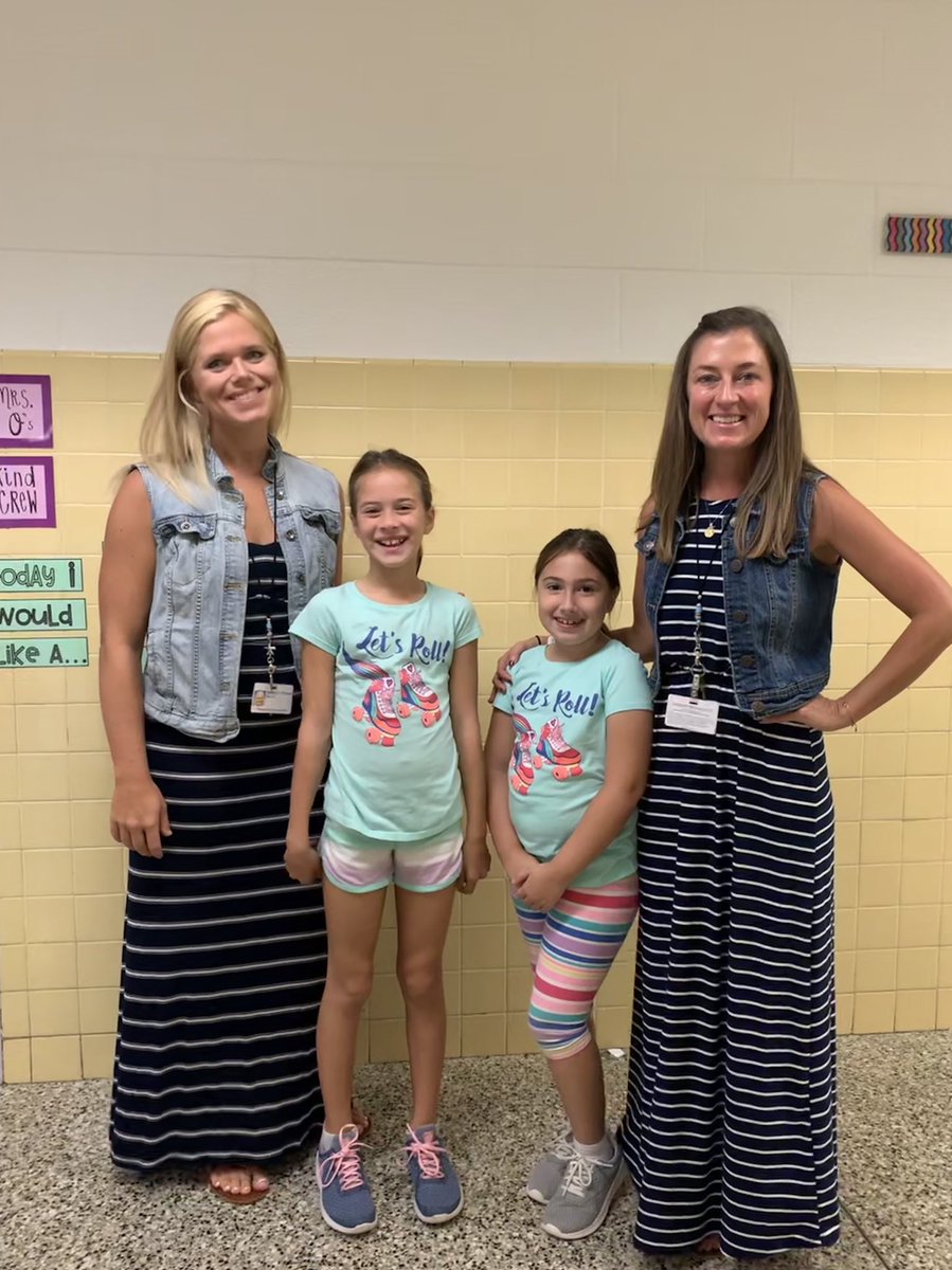 Mrs_Orebaugh's tweet photo. Unplanned! We promise!!! 😉 #twinning @paeseagulls @PAESPTA https://t.co/UrUspGb1qL