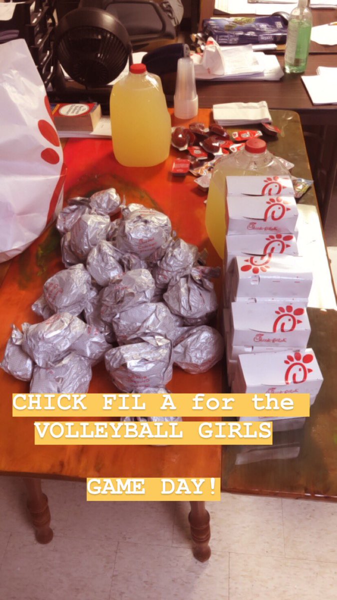 EDWalkerSports's tweet photo. We can’t forget about our amazing Volleyball team!
Special thank you to Coach @eddiejishin and his friends for their kind donation.
LETS GO GET THAT W!
#BeastsoftheNorthwest #WalkerWolves
@EDWalkerWolves @dallasathletics @ClubWtw @WTWLonghorns https://t.co/itjRDuVBQz
