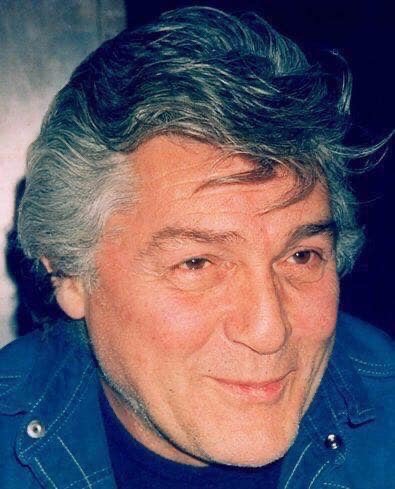 Yönetmen,araştırmacı,oyuncu,eğitmen;LCC,Tepebaşı Deneme Sahnesi,Bilsak TiyatroAtölyesi,TiyatroAraştırma Laboratuvarı kurucularından,Şehir Tiyatroları’na uzun yıllar emek veren Beklan Algan’ı 27 Eylül,Cuma günü,Aşiyan Mezarlığı’ndaki kabri başında saat 11.00’da bir araya geliyoruz