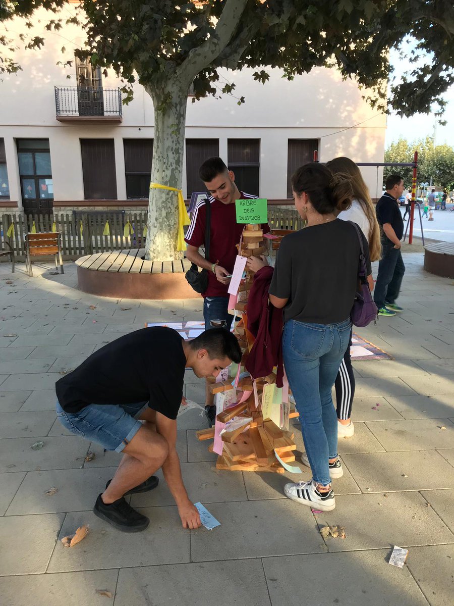 Ja s’atansa la segona jornada solidària del Poal!🎉 Aquest any podrem tornar a disfrutar d’activitats durant tot el dia! En breus rebreu més noticies, estigueu atentes!😬 socialment.net/poal-solidari 
Agraïm tot el treball de @romeuprenafeta que hi ha al darrera😊