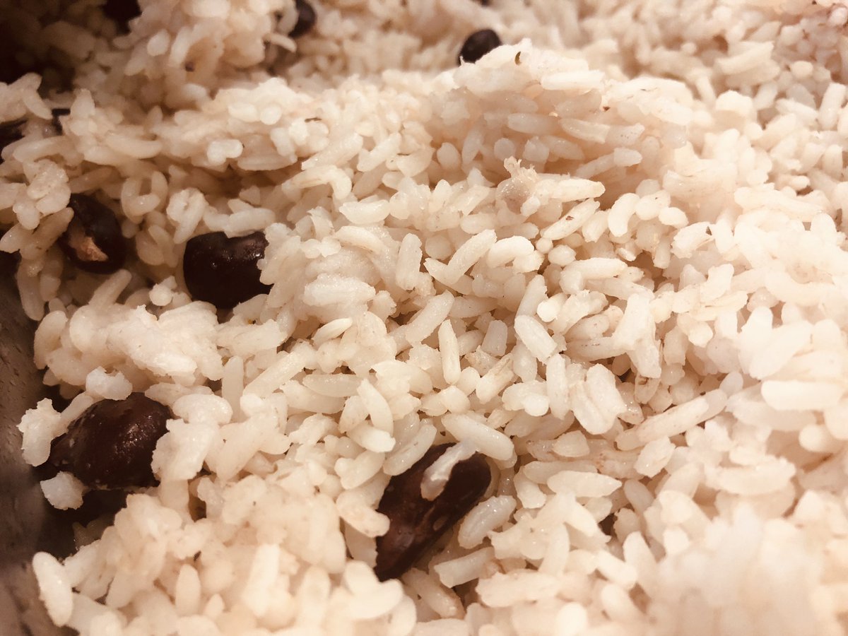 LSBUfood's tweet photo. Authentic Caribbean Food Fever 🏝🍗🍚LSBU# Venue Bar! Jerk drumsticks x 2 , rice and peas + jerk gravy for £3.20😋👍🏼come have a 👀at the Venue Bar #eliorfood #eliorpeople https://t.co/zRL8ZcIghS