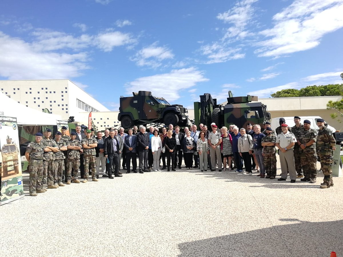 CDC1REG's tweet photo. [SÉMINAIRE #CORDEF]
Organisé par la Délégation Militaire Départementale du Gard (@DMD304), ce séminaire réunit les correspondants défense des communes gardoises. Dans ce cadre le lieutenant Nicolas, du #1REG, a partagé son retour d'expérience concernant sa dernière OPEX. https://t.co/lObjVEhGPp