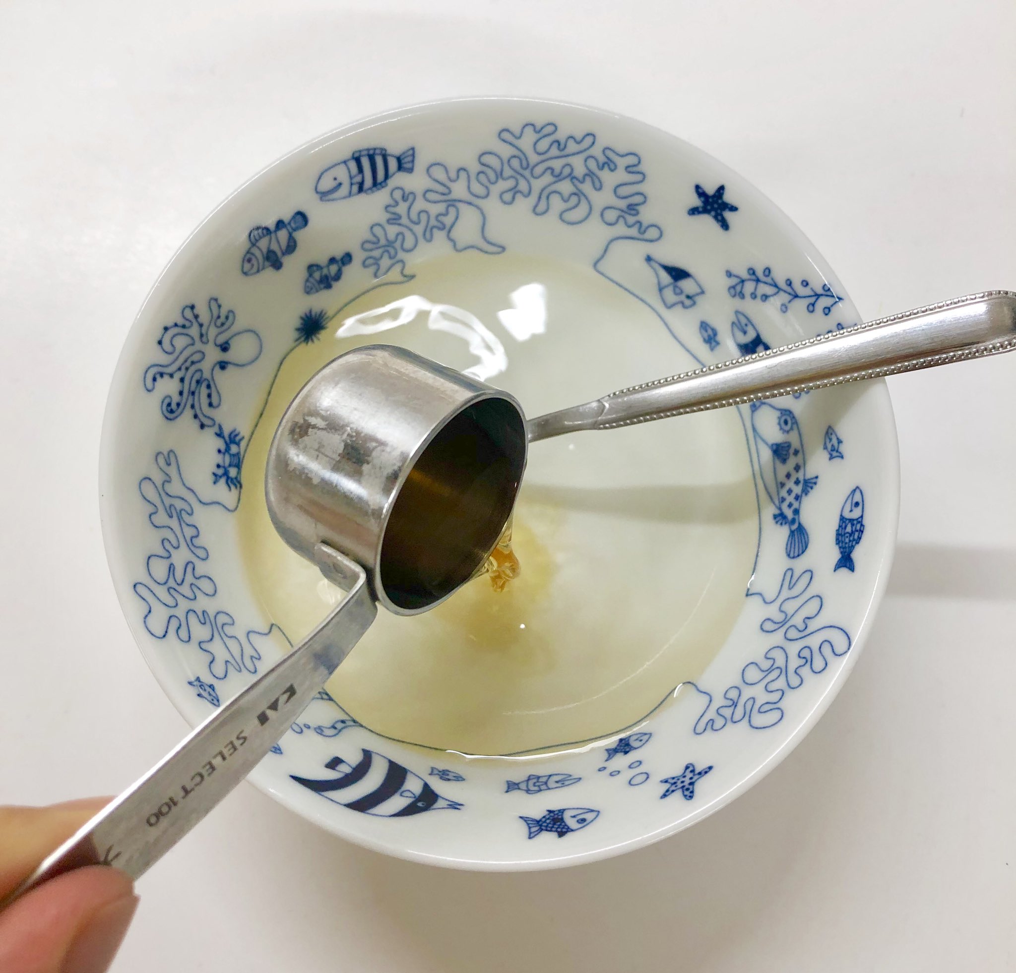 טוויטר ぼく いらすと料理家 בטוויטר これが大人の特権 水大さじ2 砂糖大さじ1 を溶かして500wで1分チン シロップが冷めたら ラム酒を大さじ1 2加えて 焼き菓子にたっぷり塗ってラップをして冷蔵庫へ お酒が染みてじゅわうまぁ