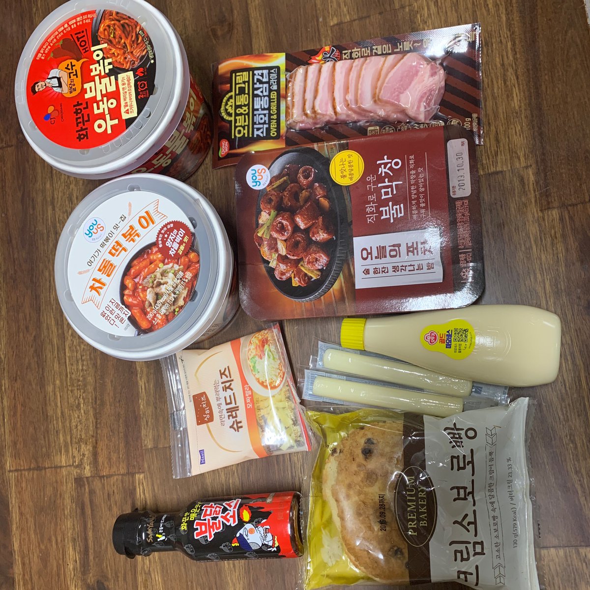 KDH_official's tweet photo. 😬3000동한정식+🥯🍦🥯=5000동한정식😬
여러분들도 핫팅데이에는 동한정식과 함께해보시기를 추천드립니다🔥👍
늦은 시간까지 배고픈 브이앱 함께해주셔서 감사드립니다 잘자요❤️🖤

#김동한 #KIMDONGHAN https://t.co/FIX1SswsRc