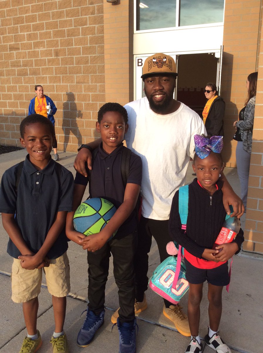 NCHSup's tweet photo. NCH Fathers and Male Caregivers walked their students to school today,September 26, 2019 @NCHCitySchools @jatara_ @keyNWP @NCHSecondary https://t.co/ktMxdQFmwf