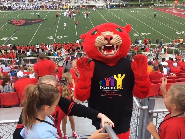 Petal_EB5's tweet photo. Friday night's game is both Homecoming and Excel by 5 night! Join us on Friday at 5 p.m. as we tailgate before the game. Bring your preschool-aged kids to the Backyard Bus to join in the fun!
#bettertogether #petalhoco2019 #gopanthers #petalexcelby5 #excelby5 https://t.co/1jhEZwWuYC