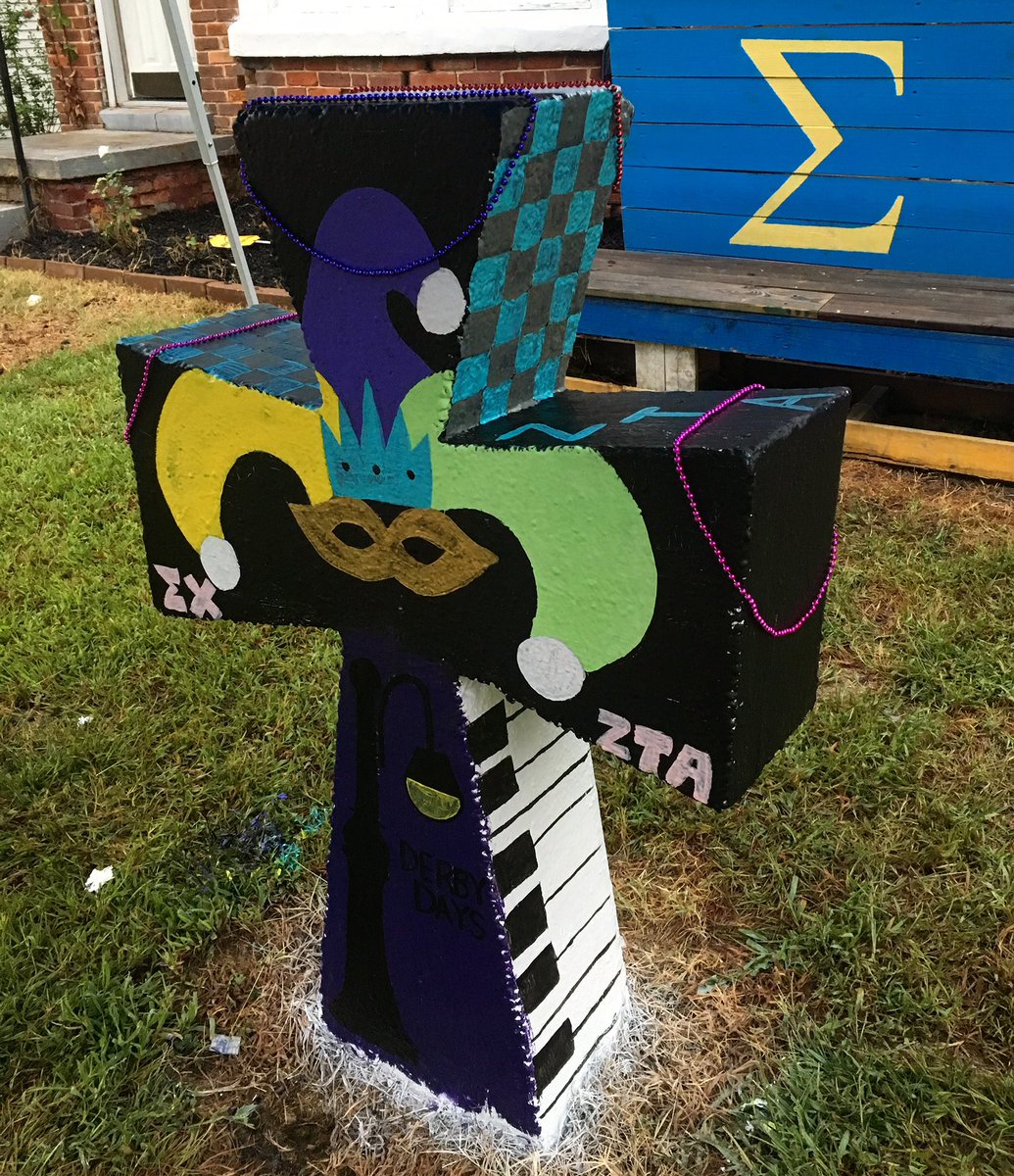 UTMSigmaChi's tweet photo. Next up on paint the cross are the sisters of @UTMartinZTA! Make sure to like and retweet to earn points for Zeta! https://t.co/Fsf2XOq5Ej