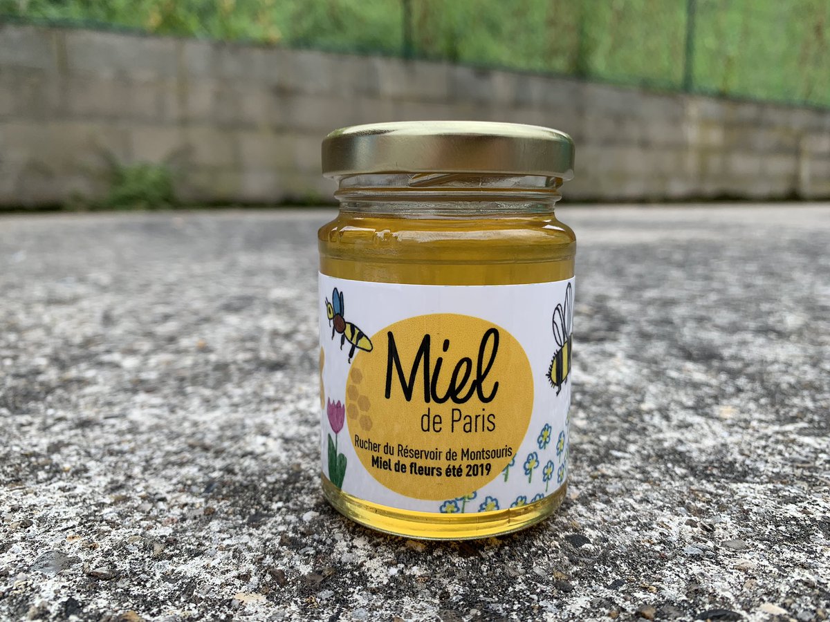 Opératrice de la transition écologique, <a href="/eaudeparis/">Eau de Paris 🚰</a> favorise la pollinisation au cœur d’un environnement urbain dense. Avec la <a href="/SCApiculture/">Société Centrale d'Apiculture</a>, elle vient de récolter son premier miel d’été au rucher du réservoir de Montsouris #abeilles #biodiversité 🍯🐝 ➡ swll.to/Gu9koK
